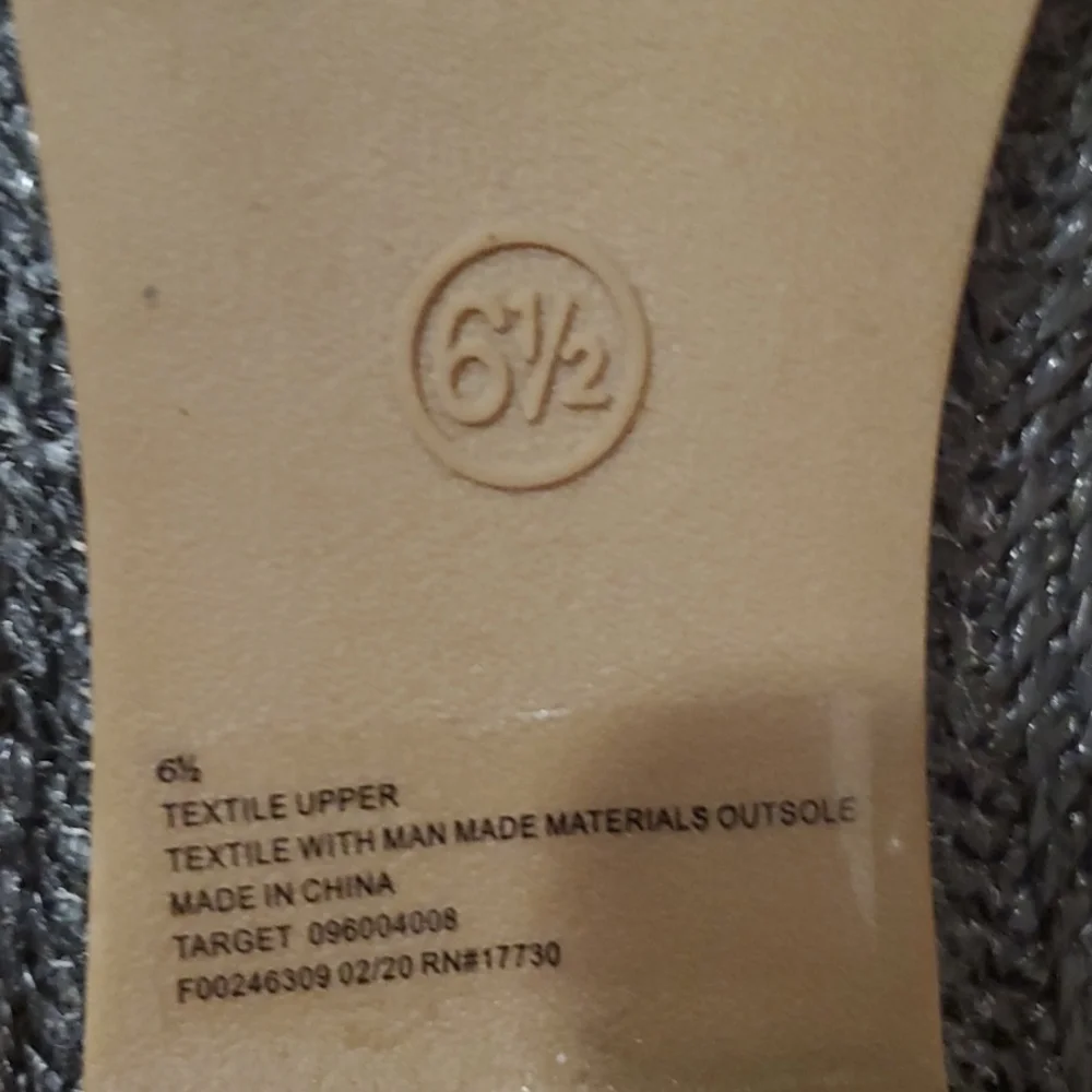 Universal Thread Rattan Flats - Picture 4 of 4